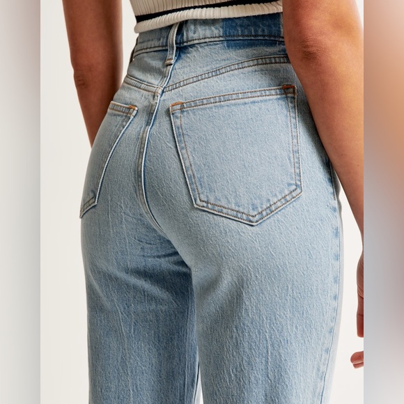 NWOT Abercrombie & Fitch Ultra High Rise 90s Straight Jean - Picture 6 of 9